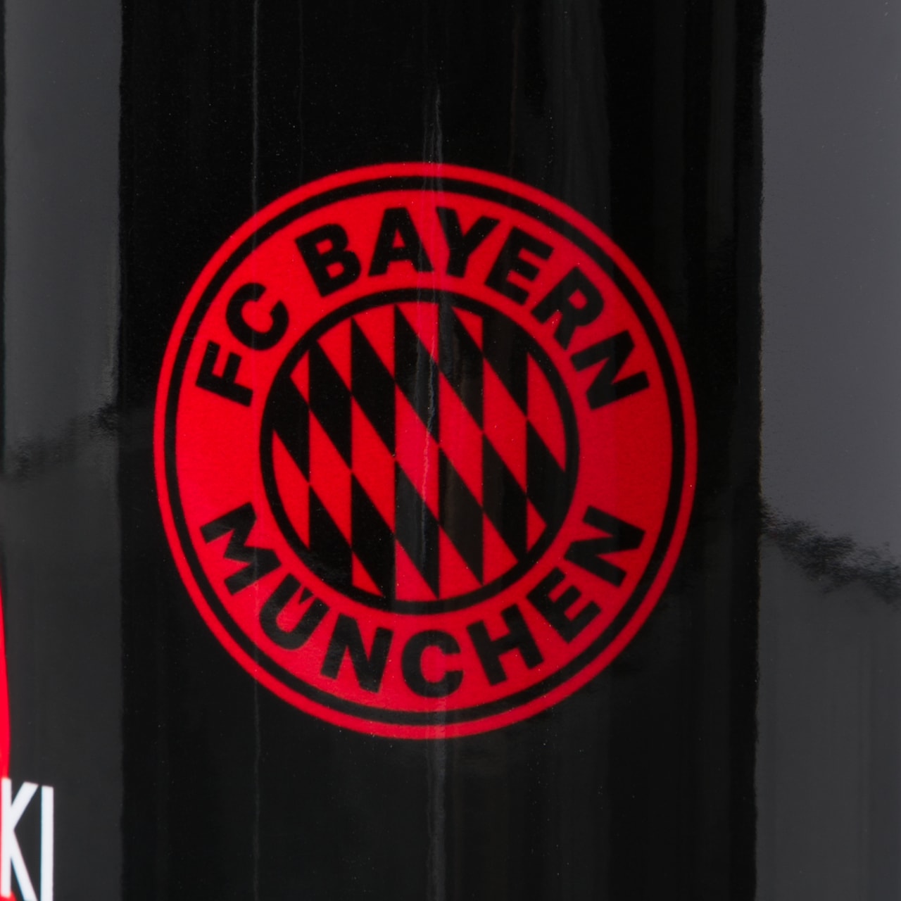 Lewandowski cup detail 4
