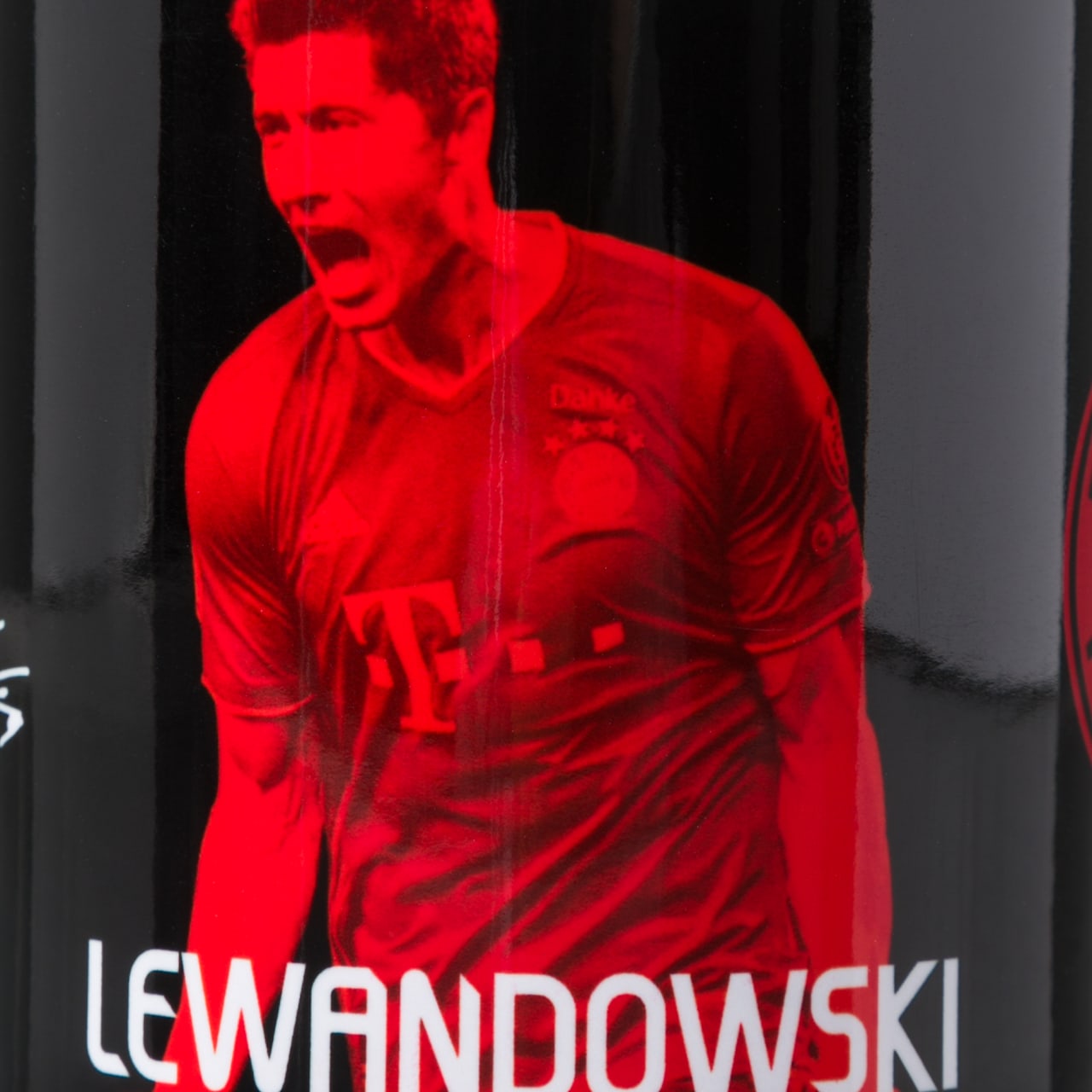 Lewandowski cup detail 5