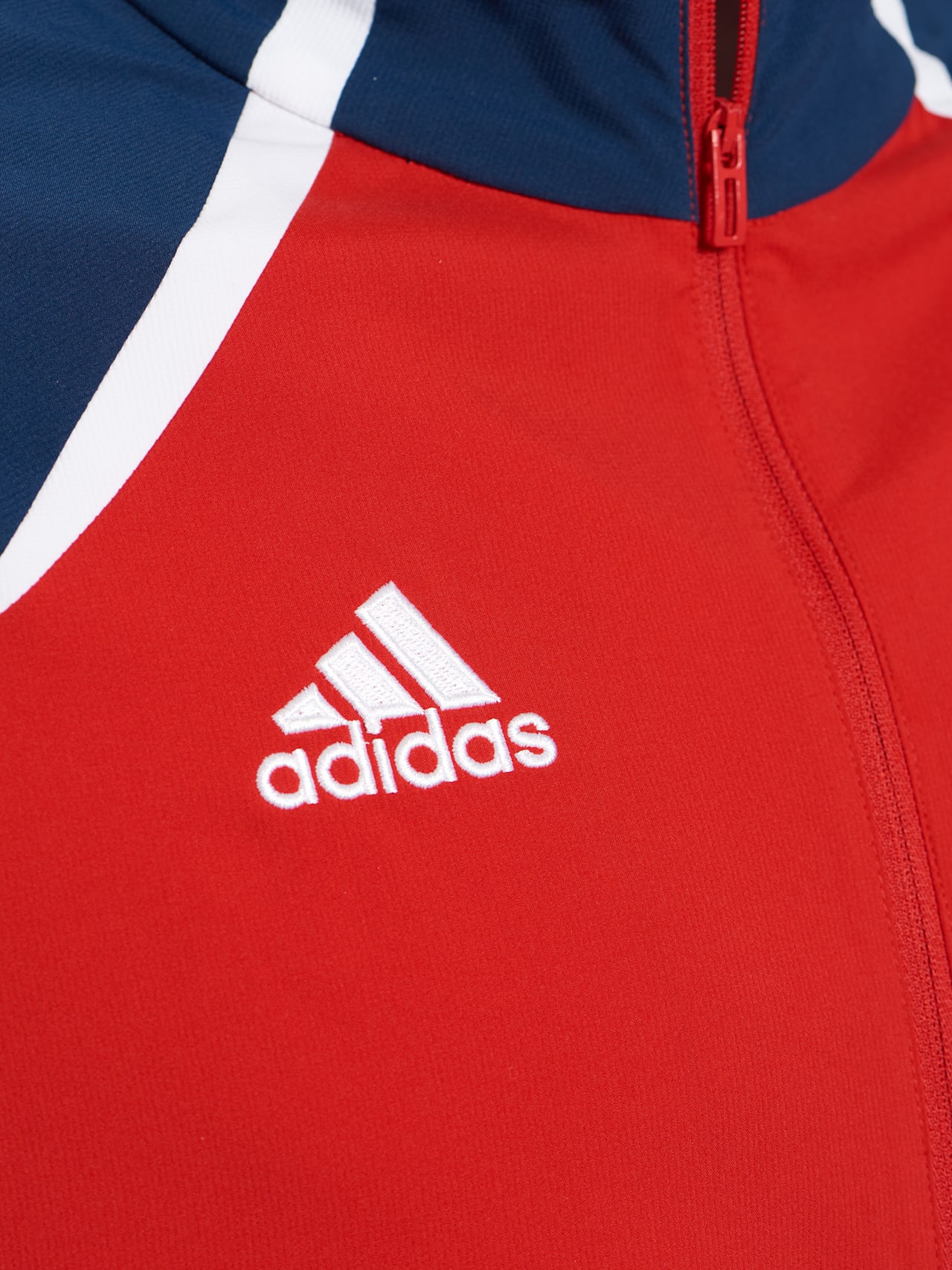 Team Spirit training jacket detail 6