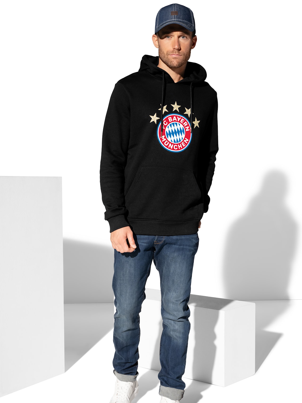 Hoodie with logo detail 10
