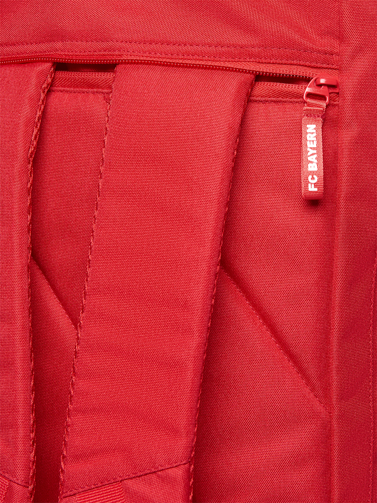 Sports bag detail 5