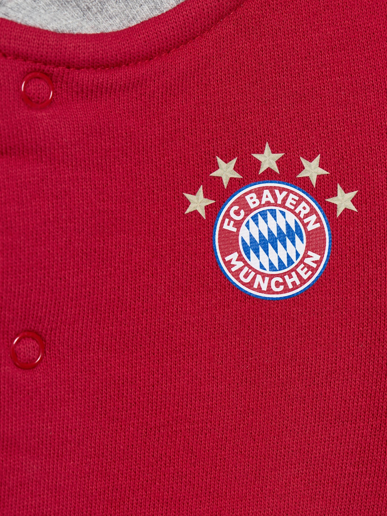 Tracksuit detail 8