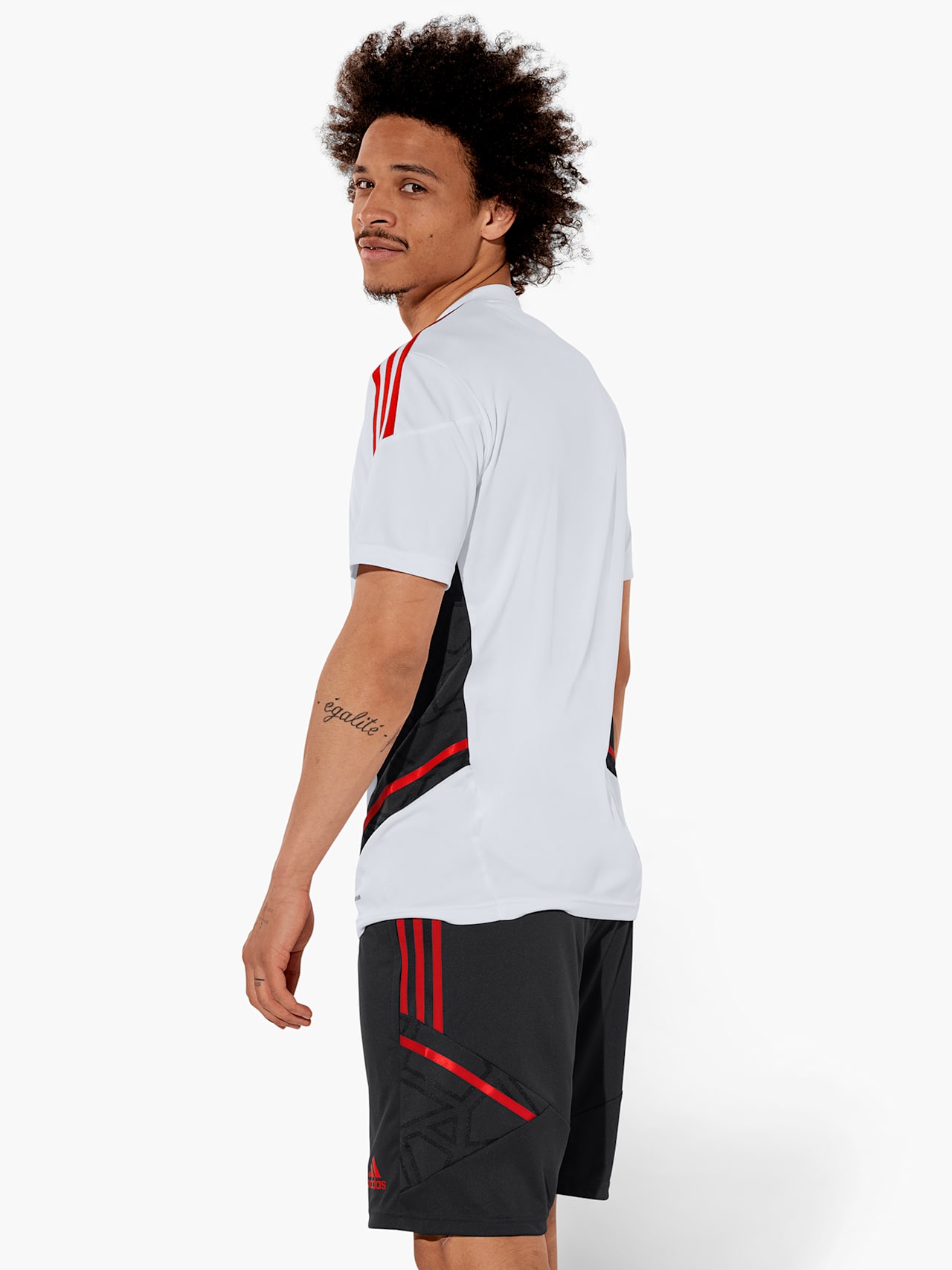Teamline training shorts detail 4