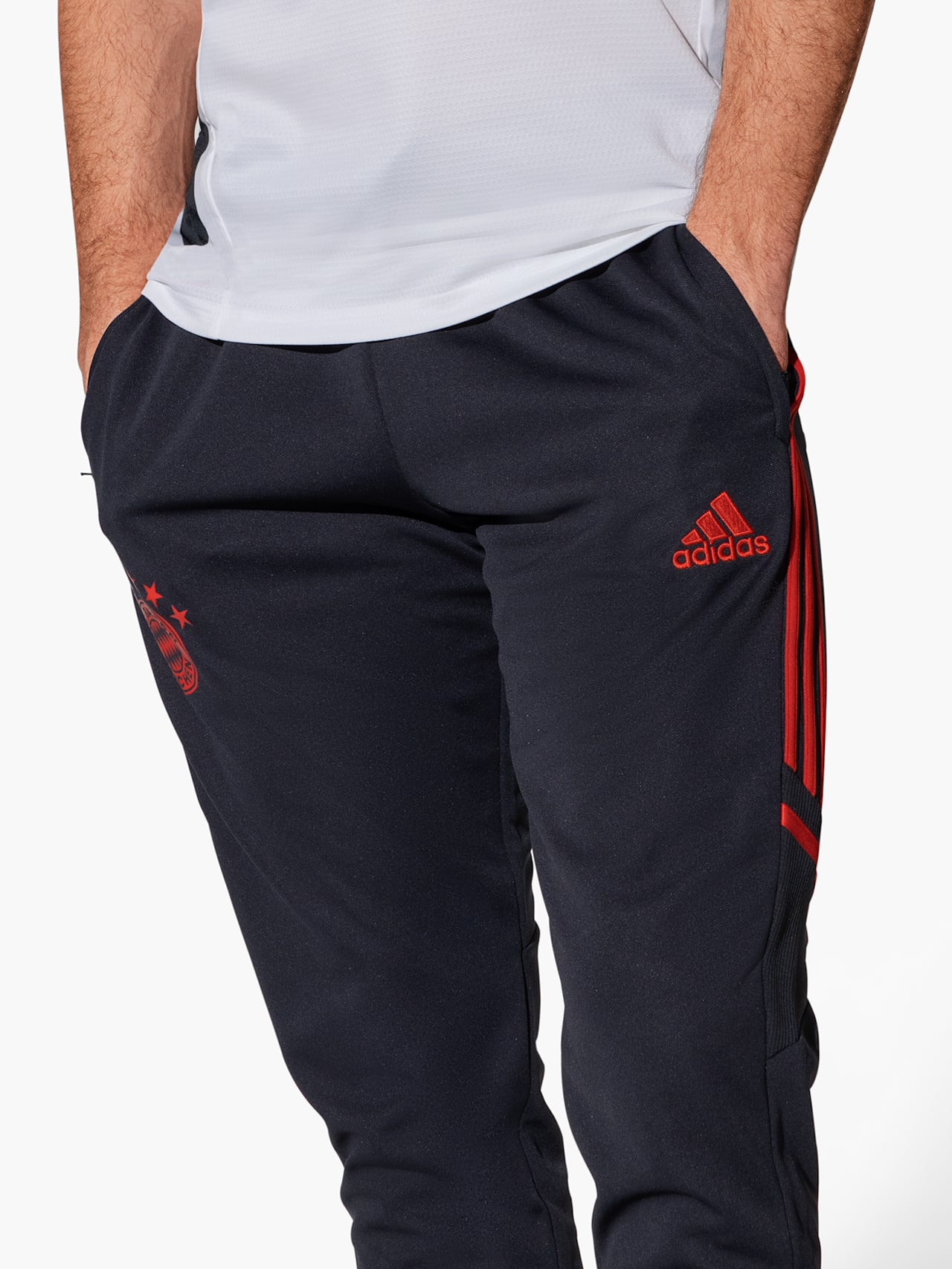 Teamline training trousers detail 4