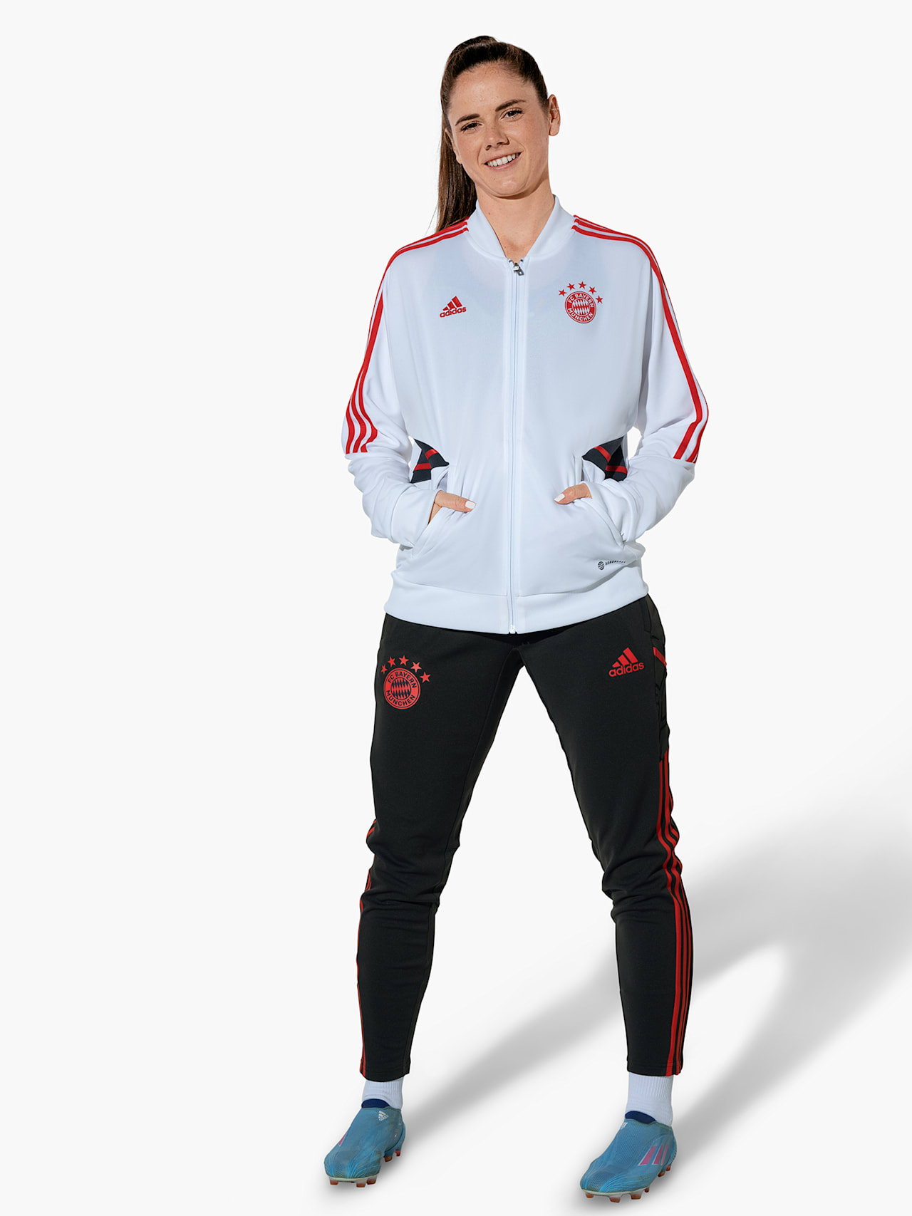 Teamline tracksuit jacket detail 3