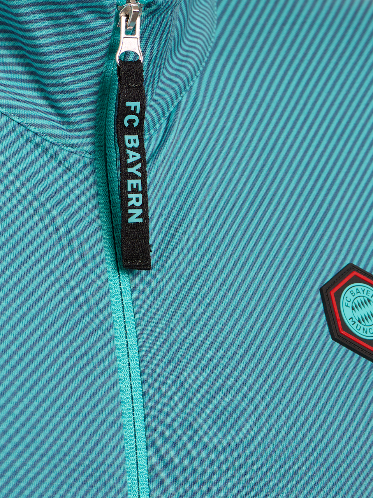 Training jacket detail 4