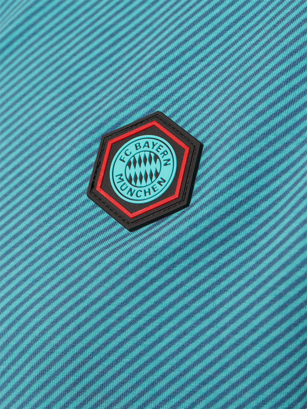 Training jacket detail 6