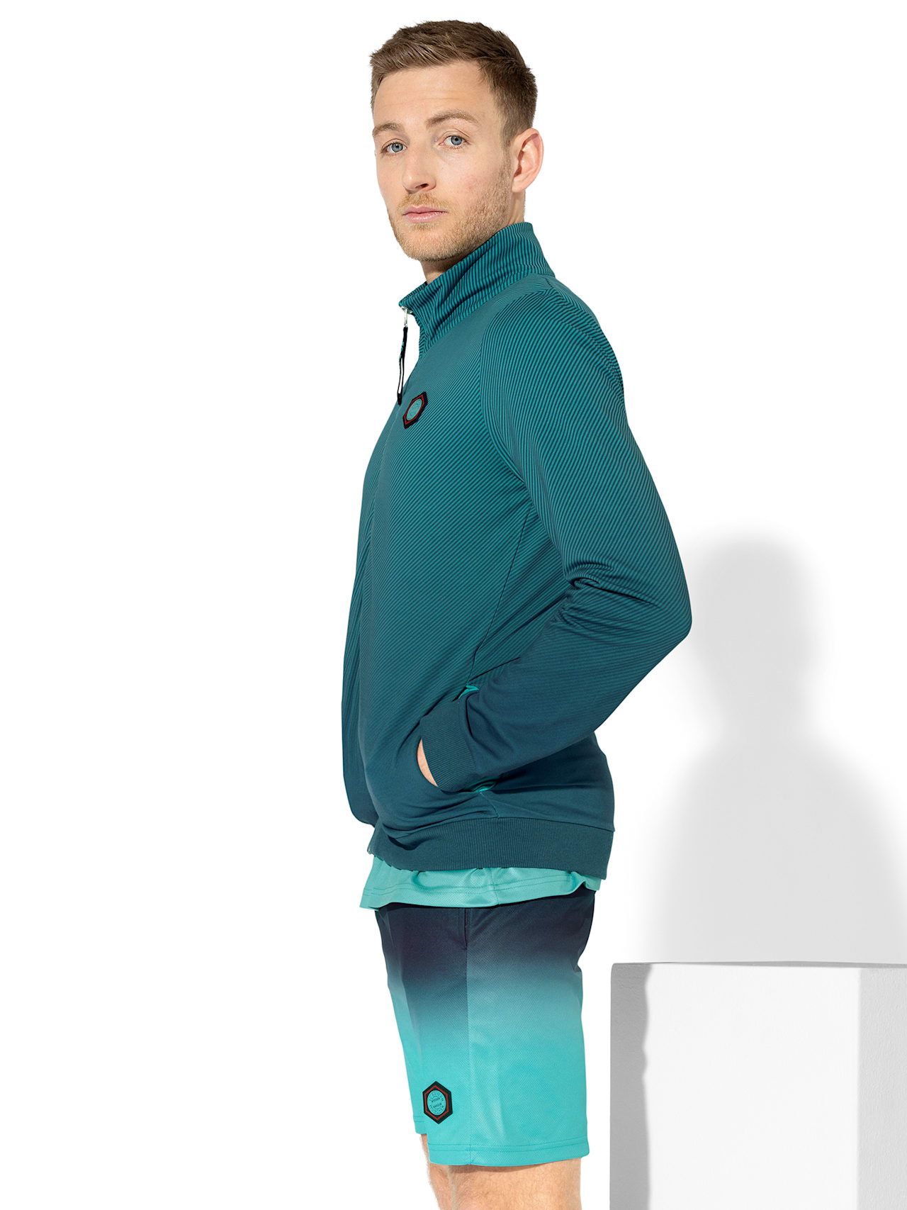 Training jacket detail 9