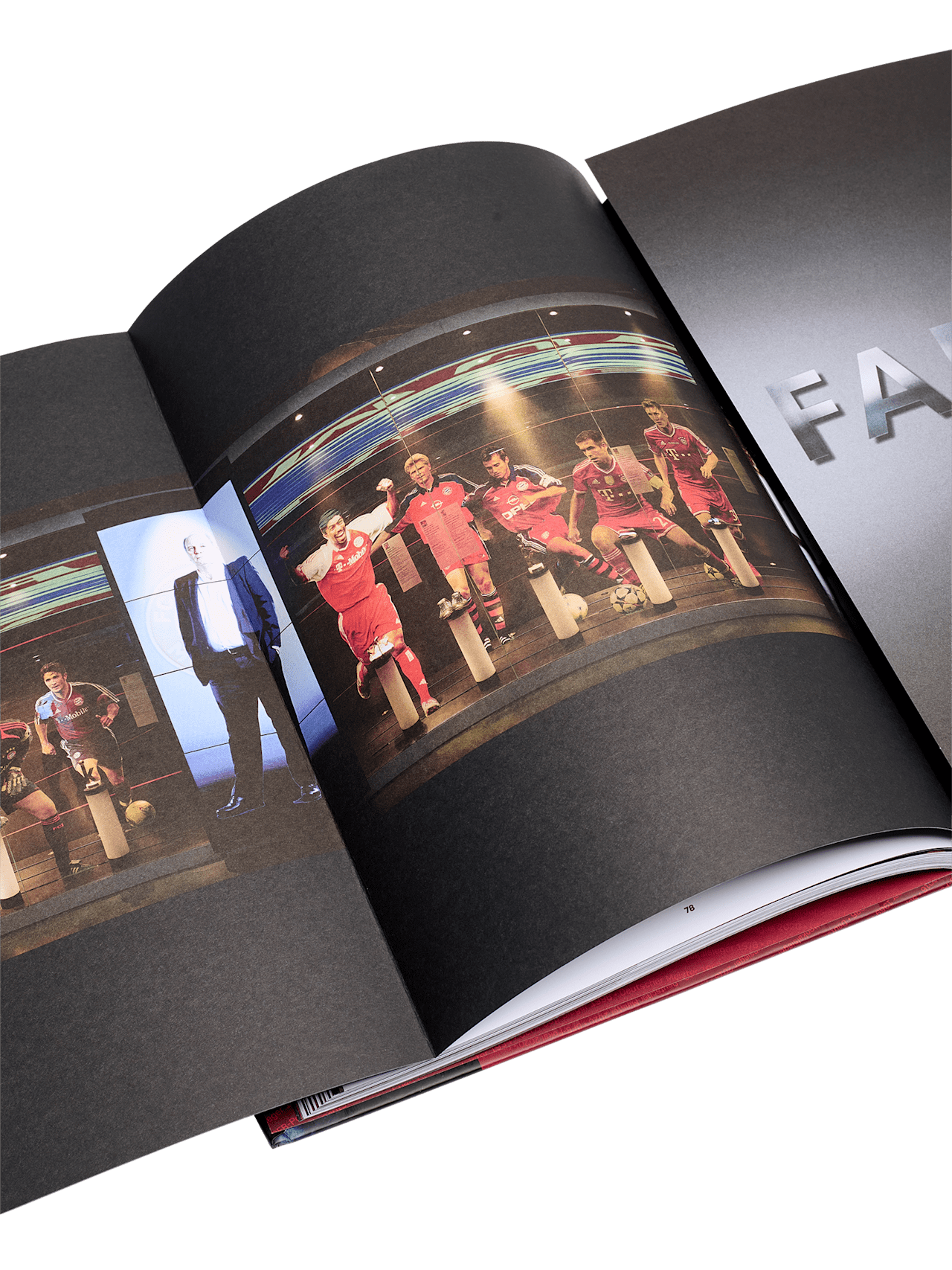 FC Bayern Museum book detail 5