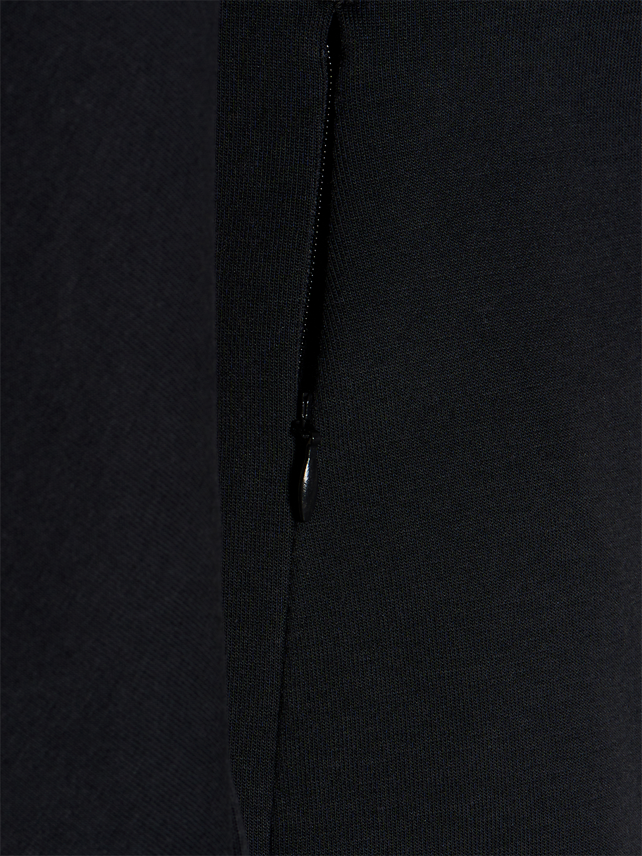 UCL anthem jacket detail 4
