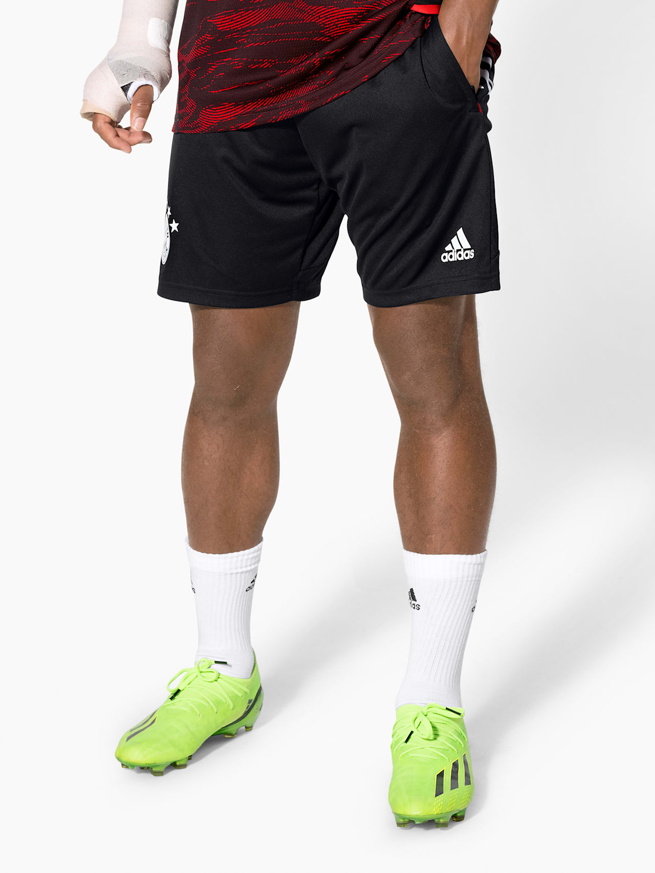 Teamline training shorts UCL detail 5