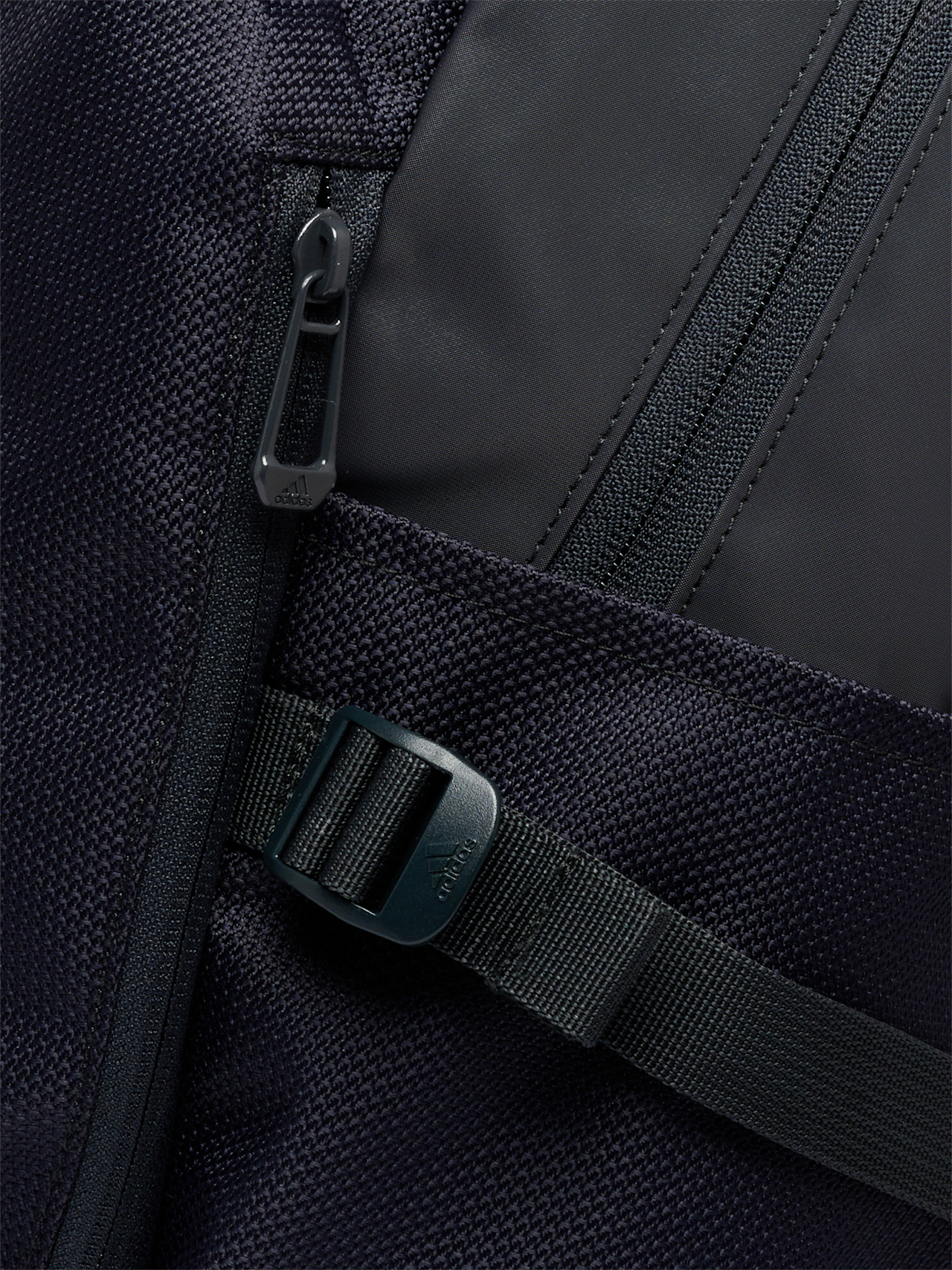 Lifestyle backpack detail 5