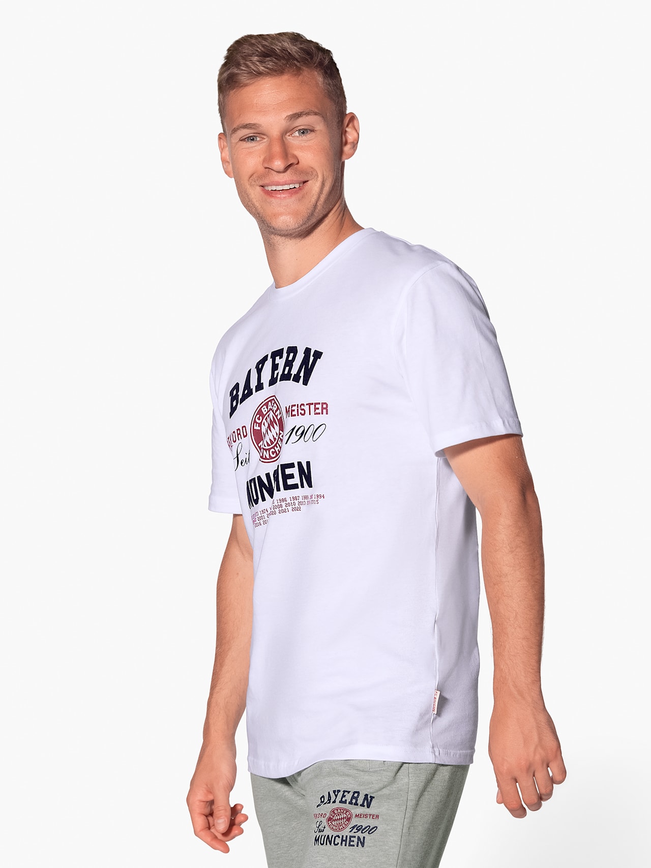 Record champion T-shirt with logo detail 4