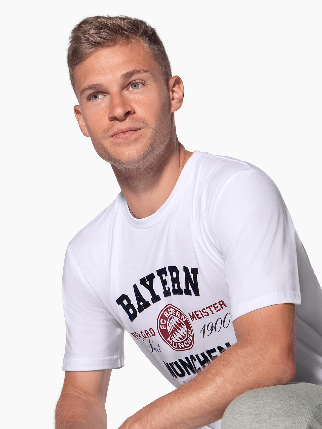 Record champion T-shirt with logo detail 5