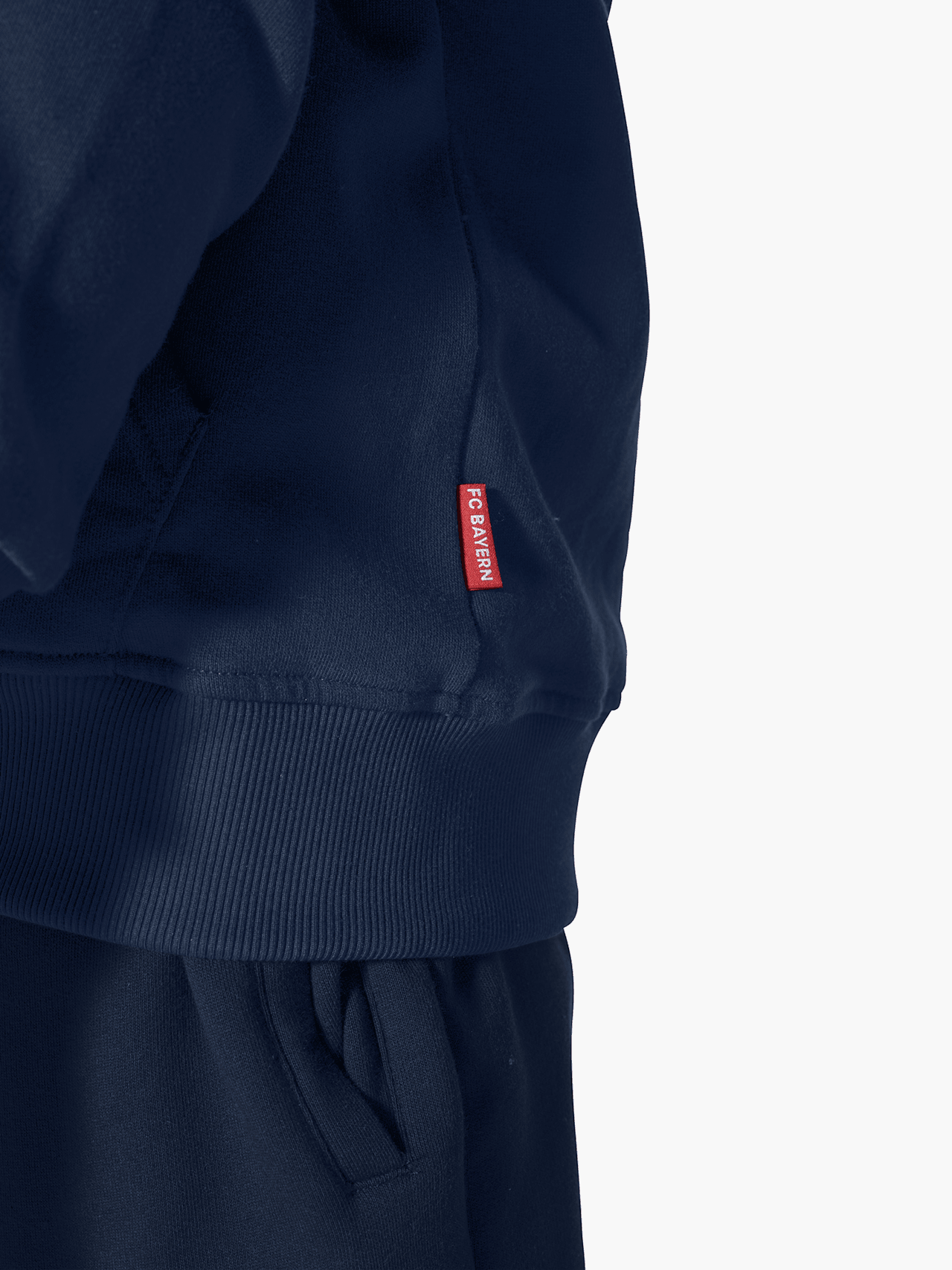 Tracksuit shorts with logo detail 5
