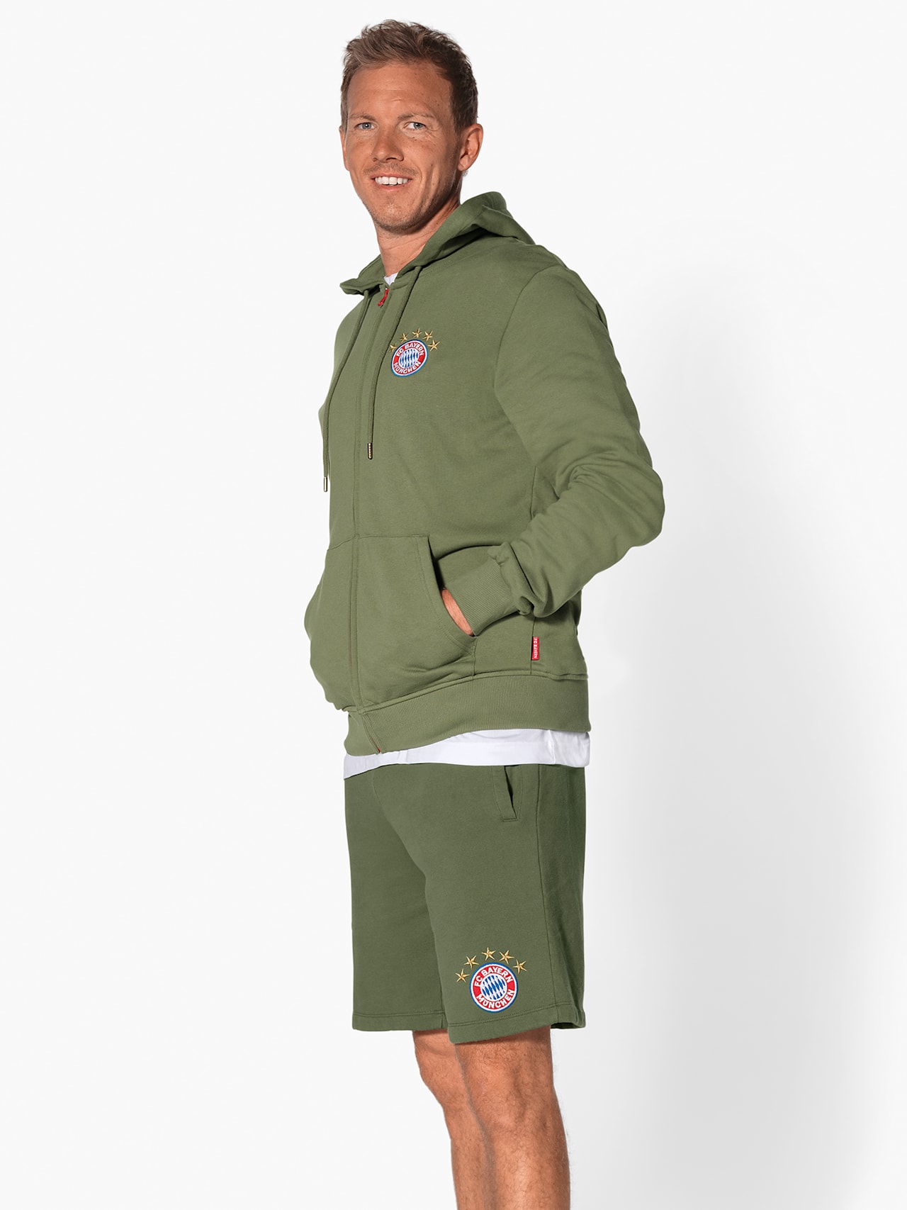 Tracksuit shorts with logo detail 3