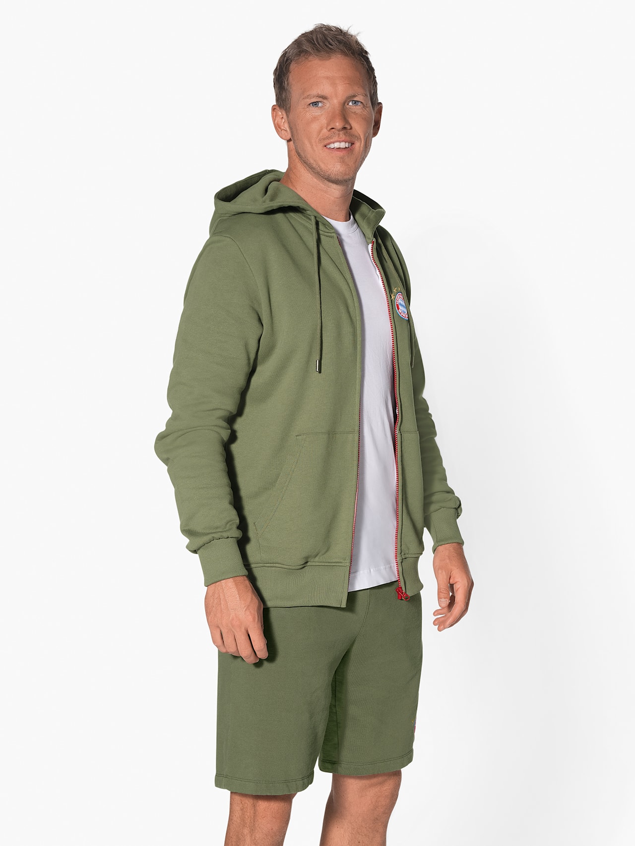 Tracksuit shorts with logo detail 4