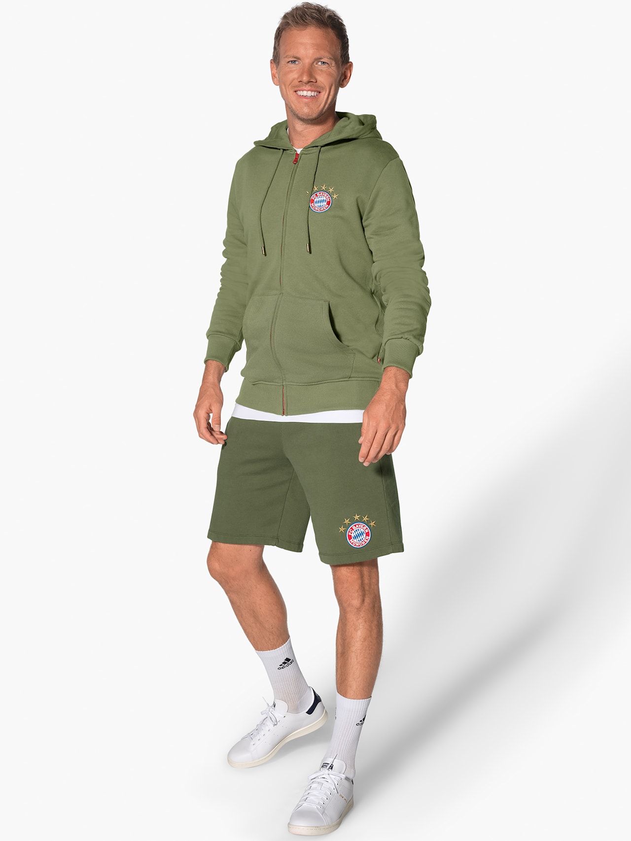 Tracksuit shorts with logo detail 7