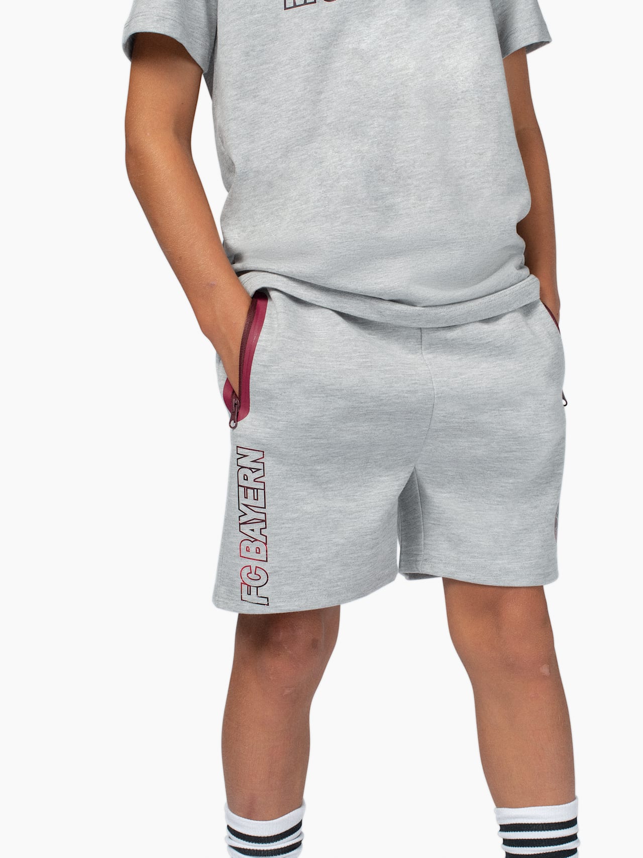 Galaxy tracksuit shorts detail 5