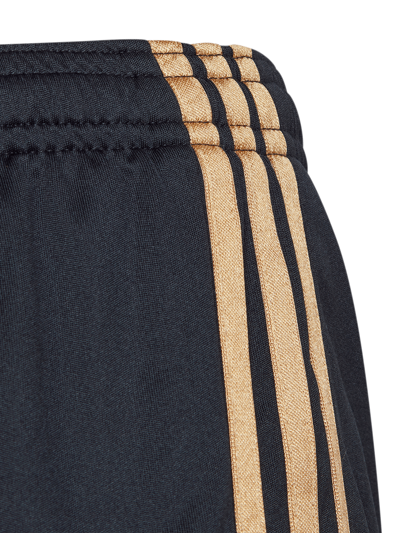 Short DFB Away detail 4