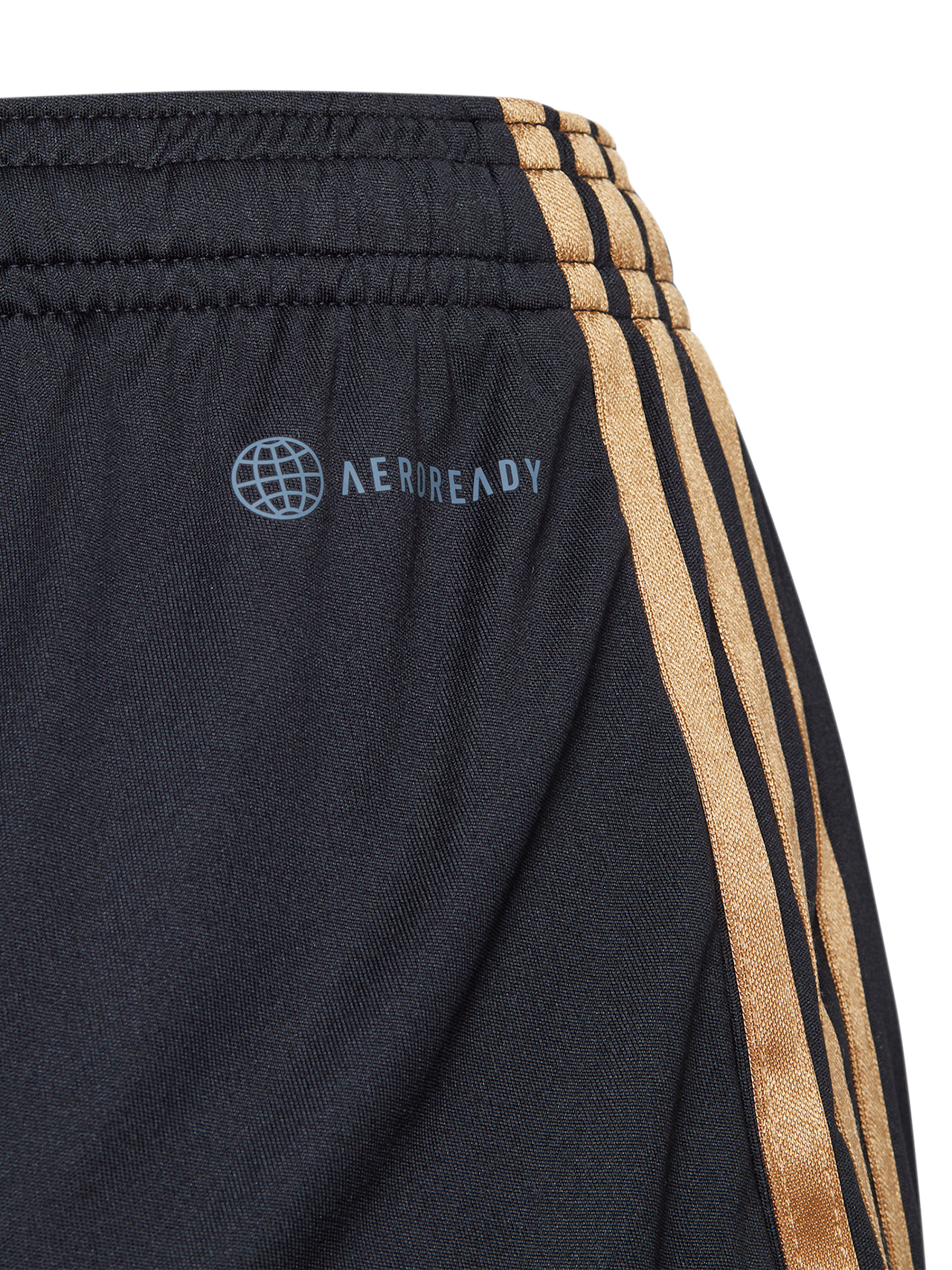 Short DFB Away detail 5