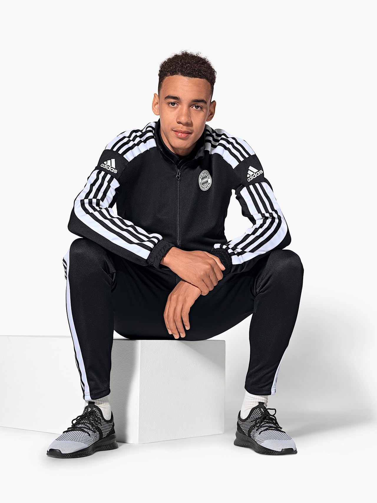 Training jacket detail 4