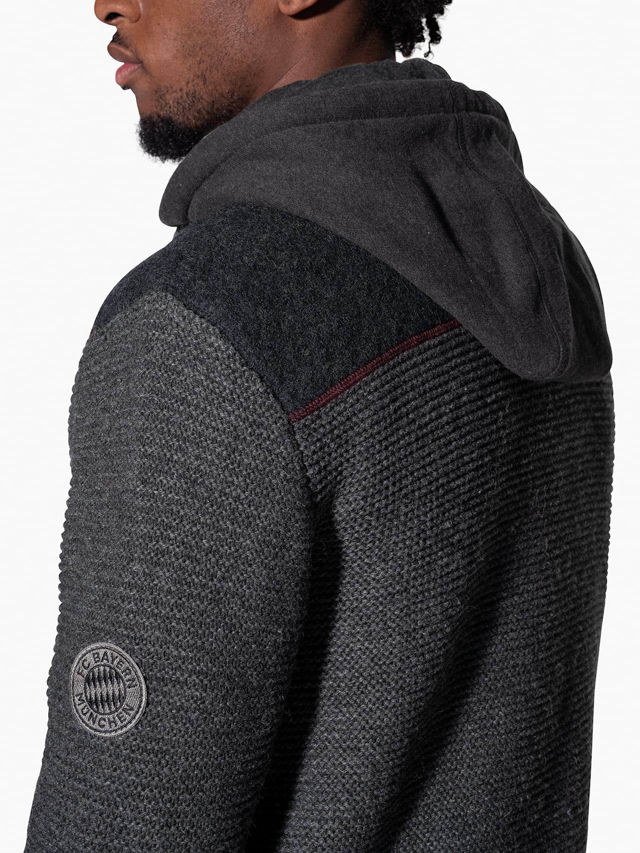 Trachten Strickjacke detail 7