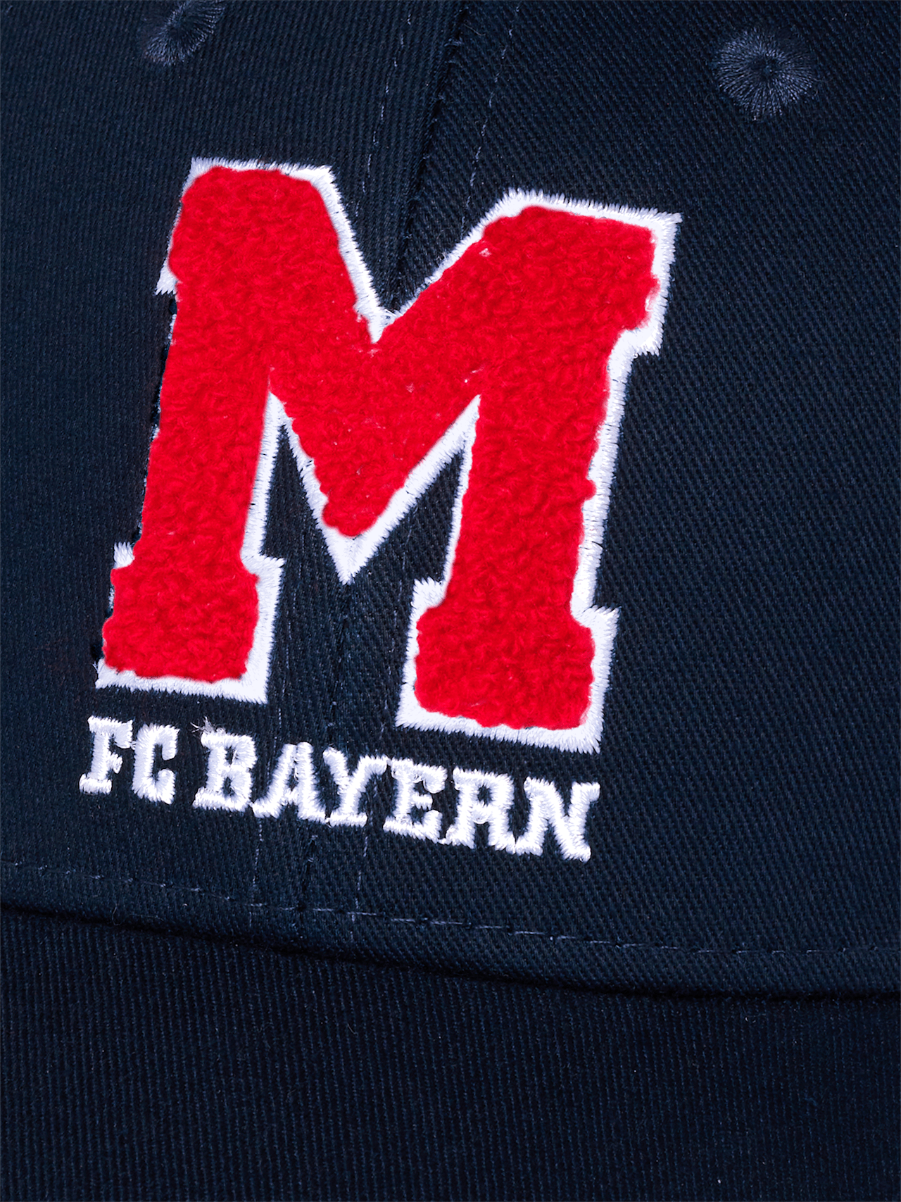 Gorra universitaria detail 3