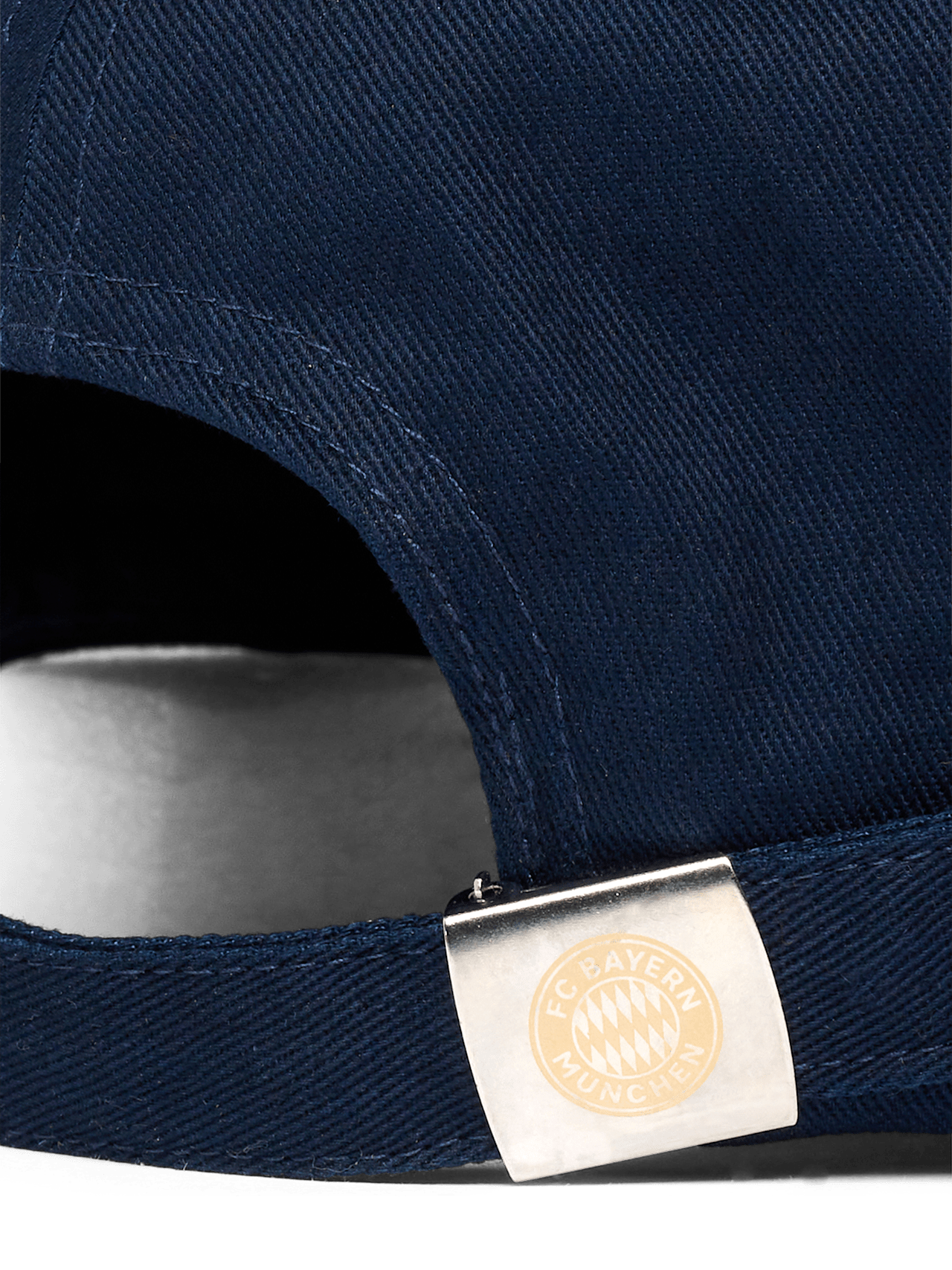 Gorra universitaria detail 4