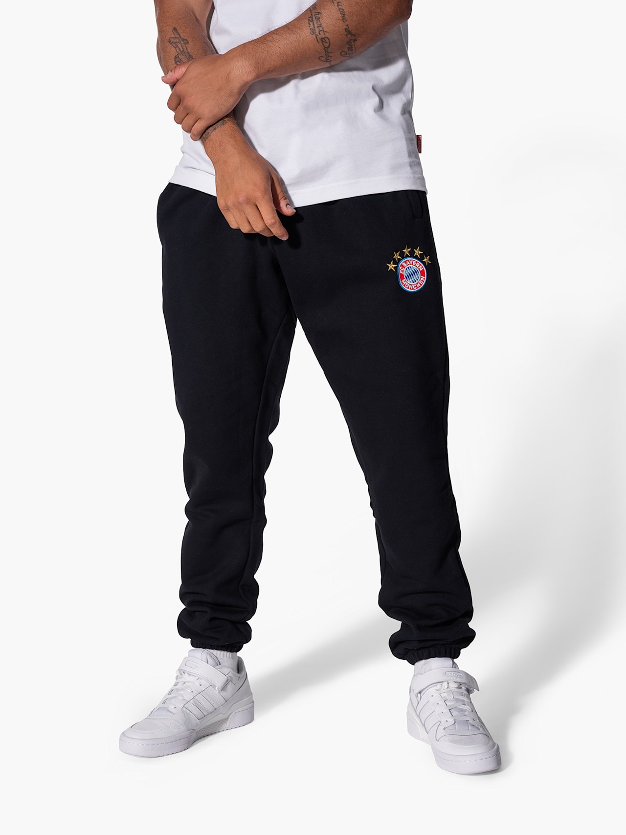 Tracksuit bottoms with logo detail 4