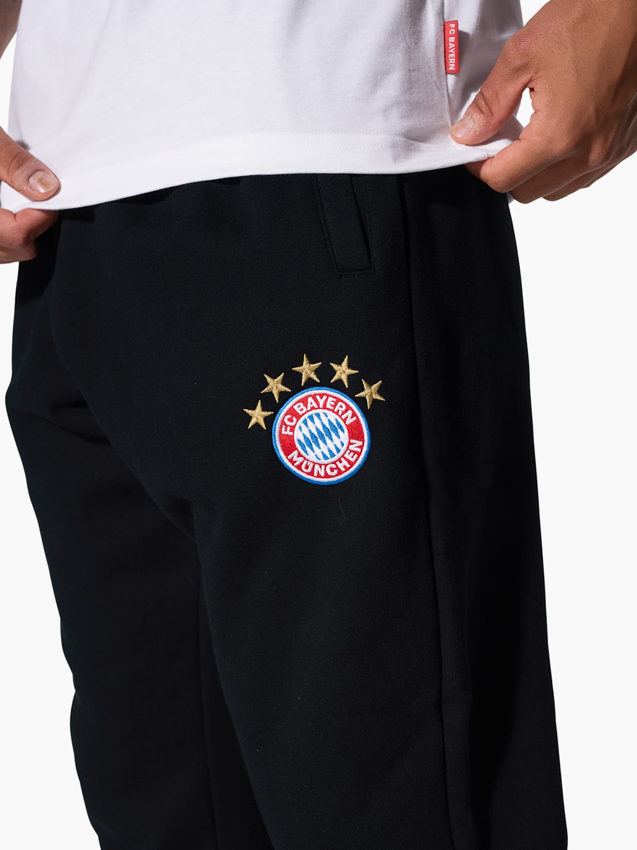 Tracksuit bottoms with logo detail 5
