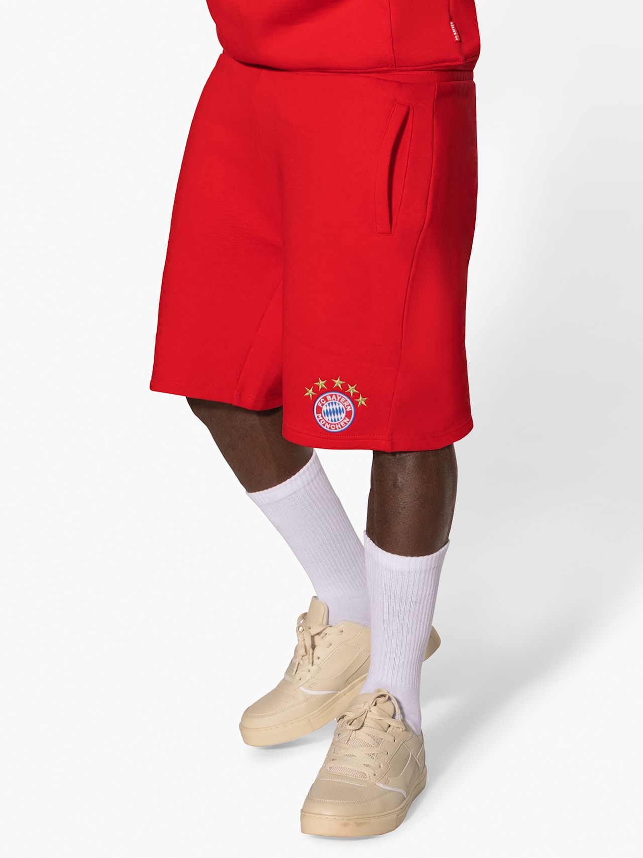 Tracksuit shorts with logo detail 3
