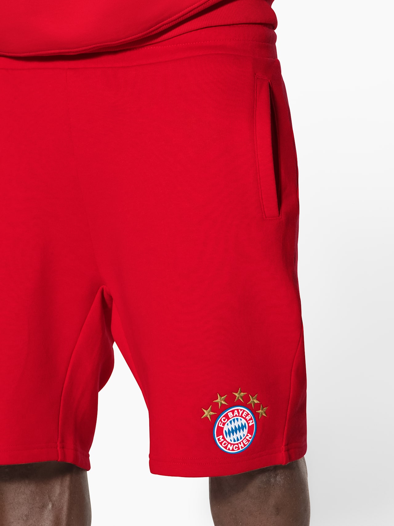 Tracksuit shorts with logo detail 4