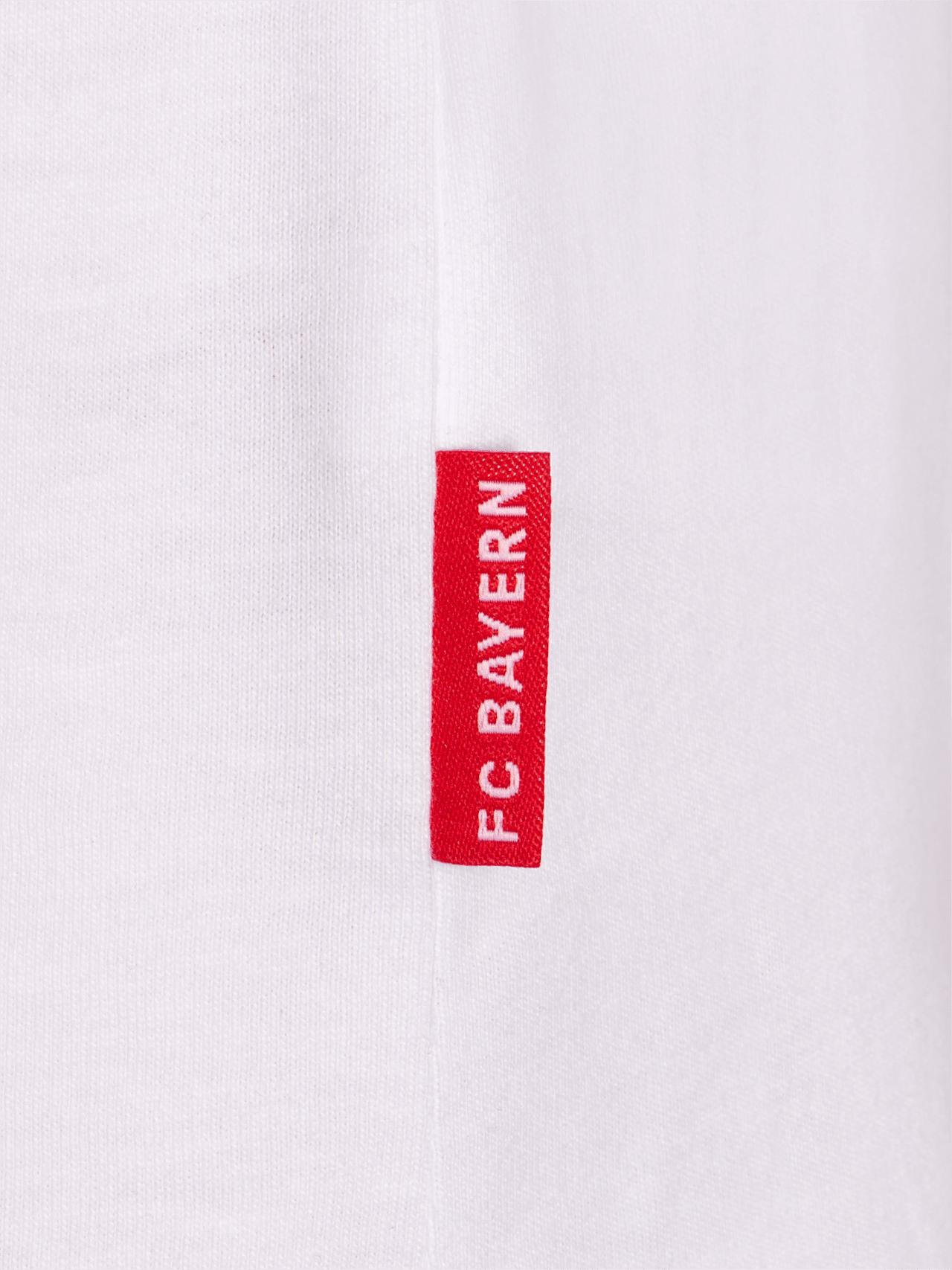 T-shirt with small logo detail 5