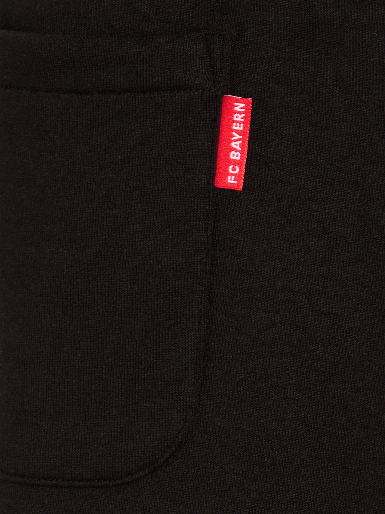 Tracksuit shorts with logo detail 3