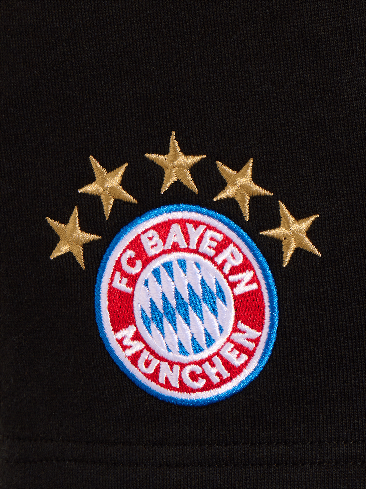 Tracksuit shorts with logo detail 4