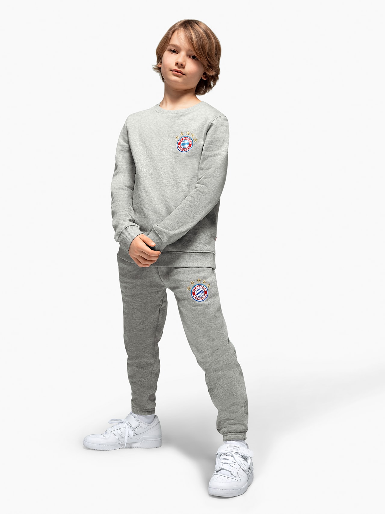 Sweatshirt logo detail 3