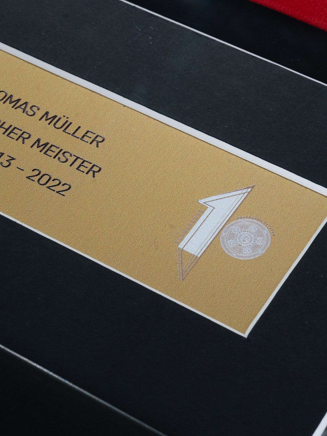 Gerahmtes Trikot Müller mit Unterschrift detail 4