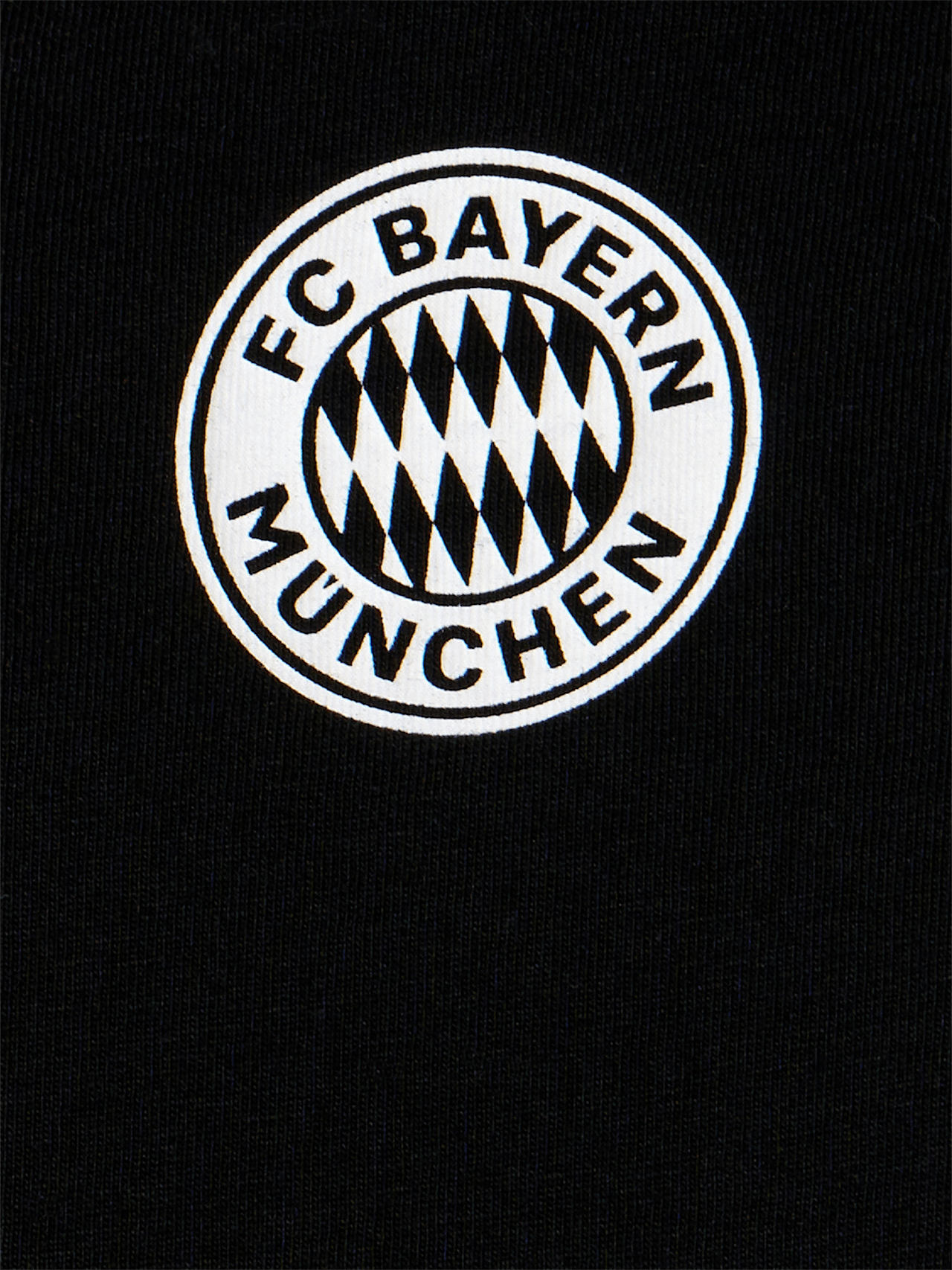 T-Shirt Forever Number One detail 3