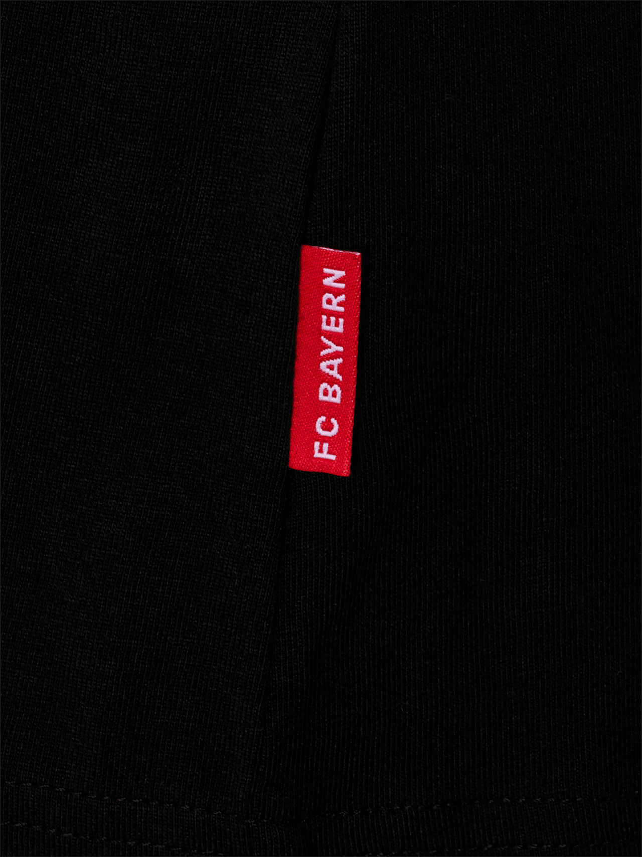 T-Shirt Forever Number One detail 4