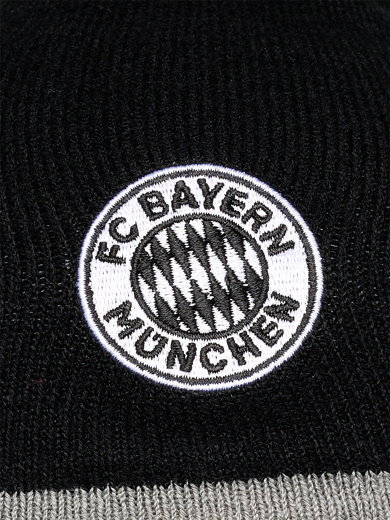 Reversible hat detail 3