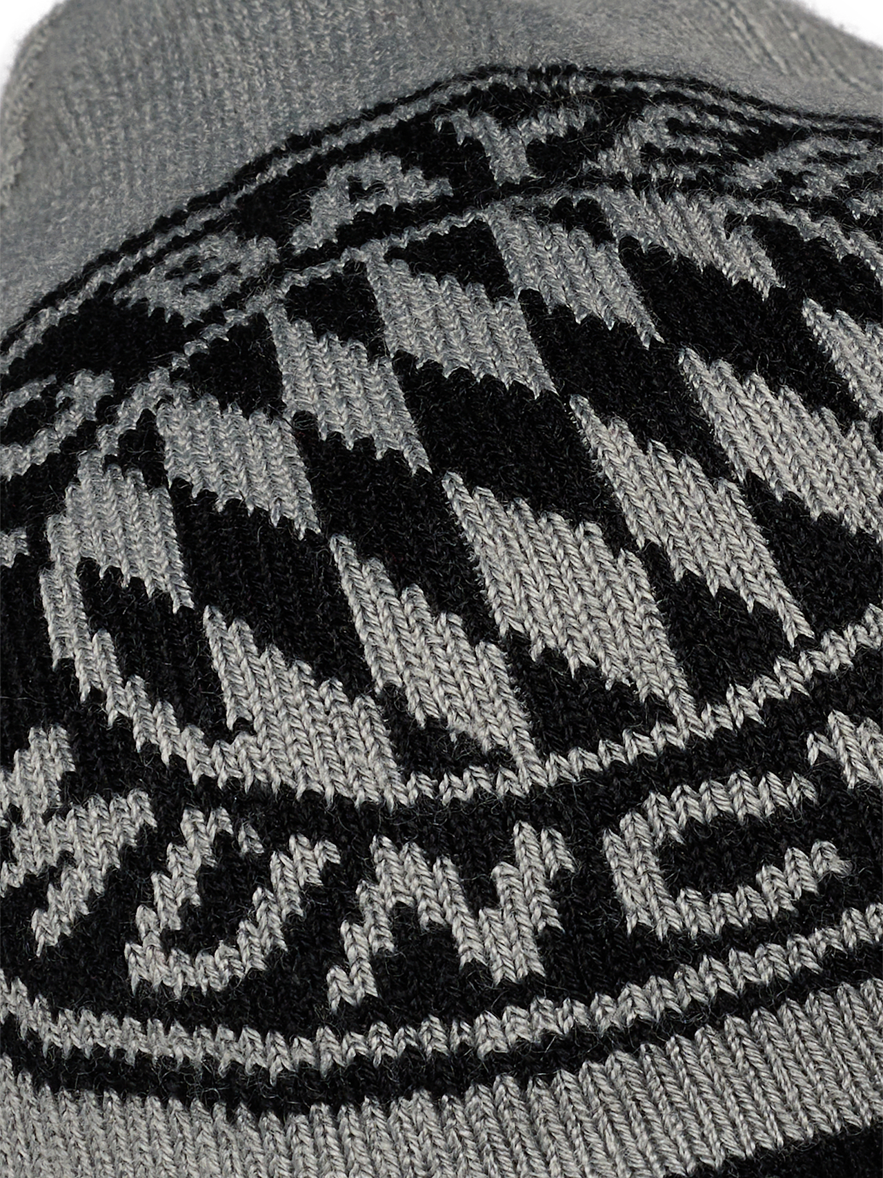 Reversible hat detail 4