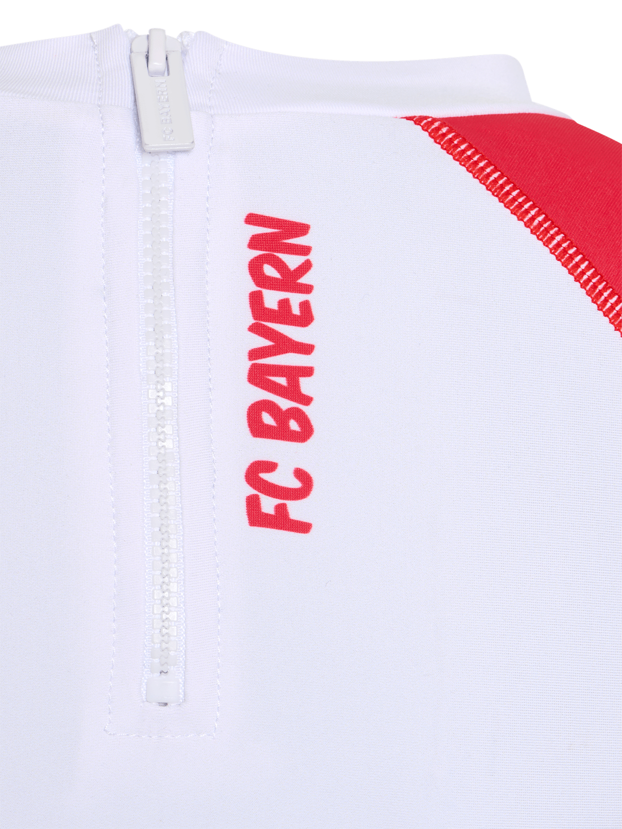 Badeshirt Berni am Strand detail 3