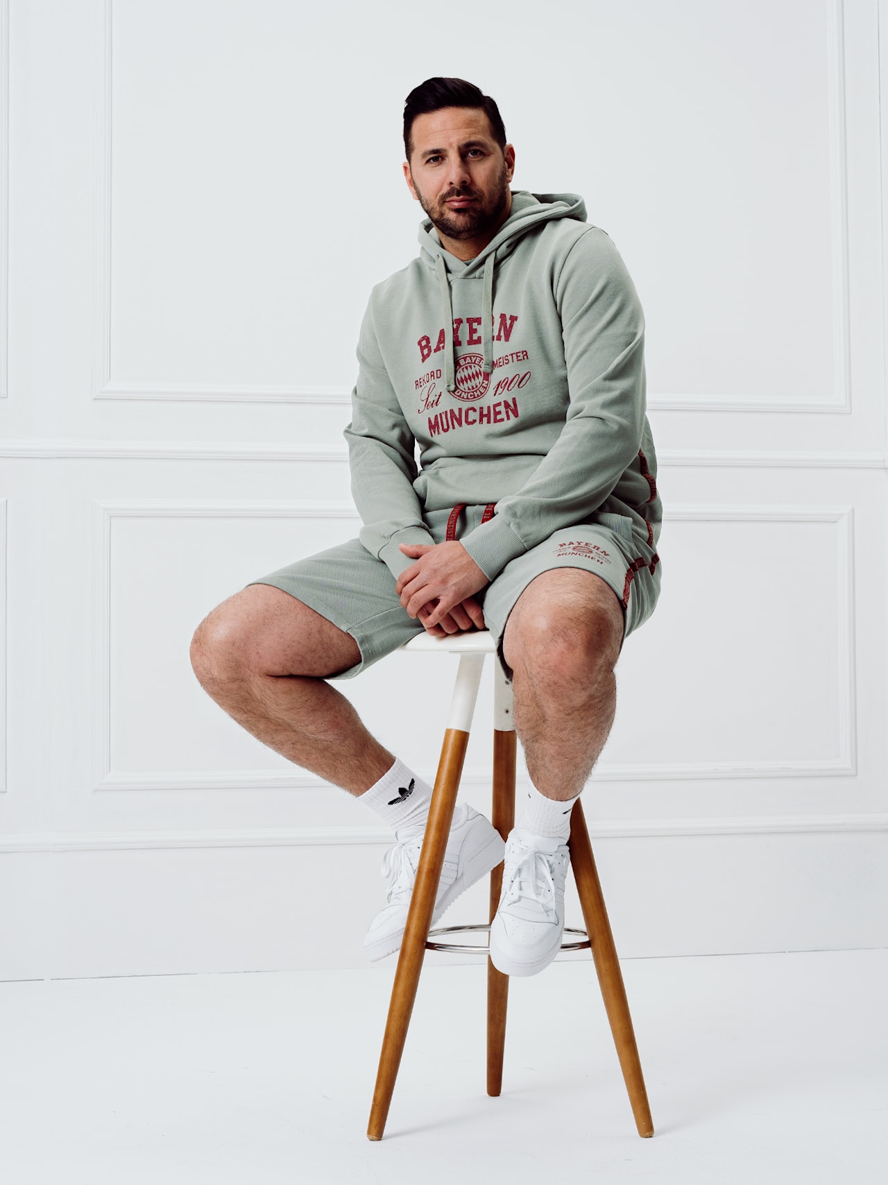 Record champion hoodie detail 5