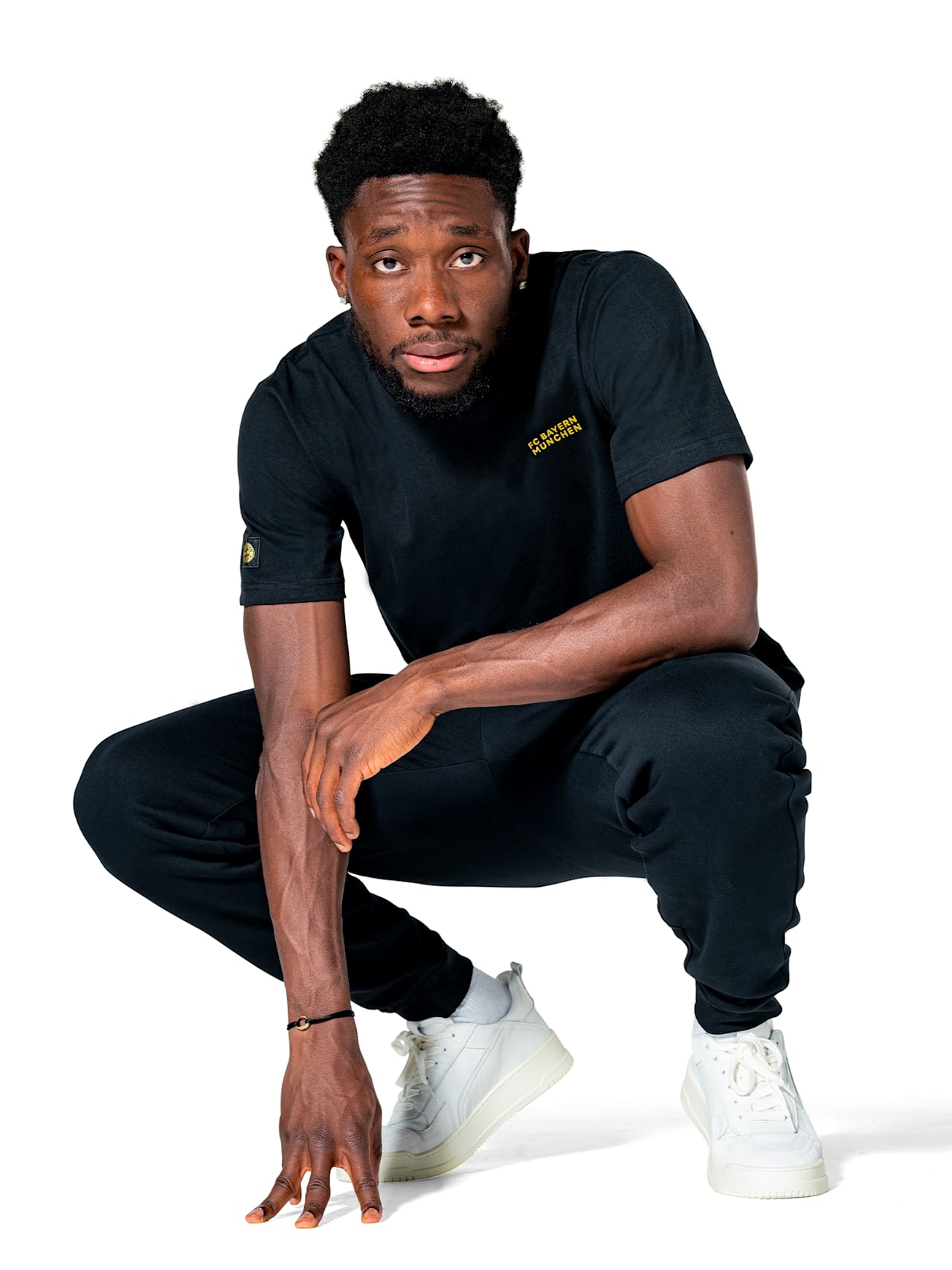 T-Shirt Black & Gold detail 4