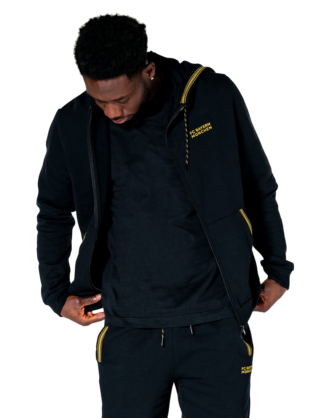 Trainingsanzug Black & Gold detail 5