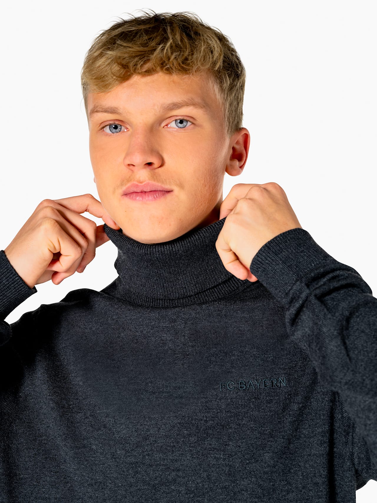 Rollkragen-Pullover Classic detail 5