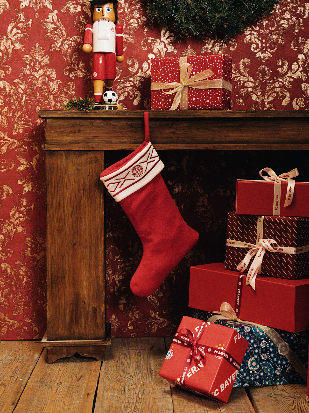 Santa Claus sock detail 5