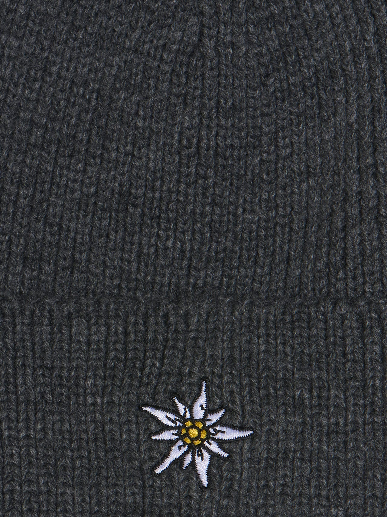 Knitted hat homeland detail 4