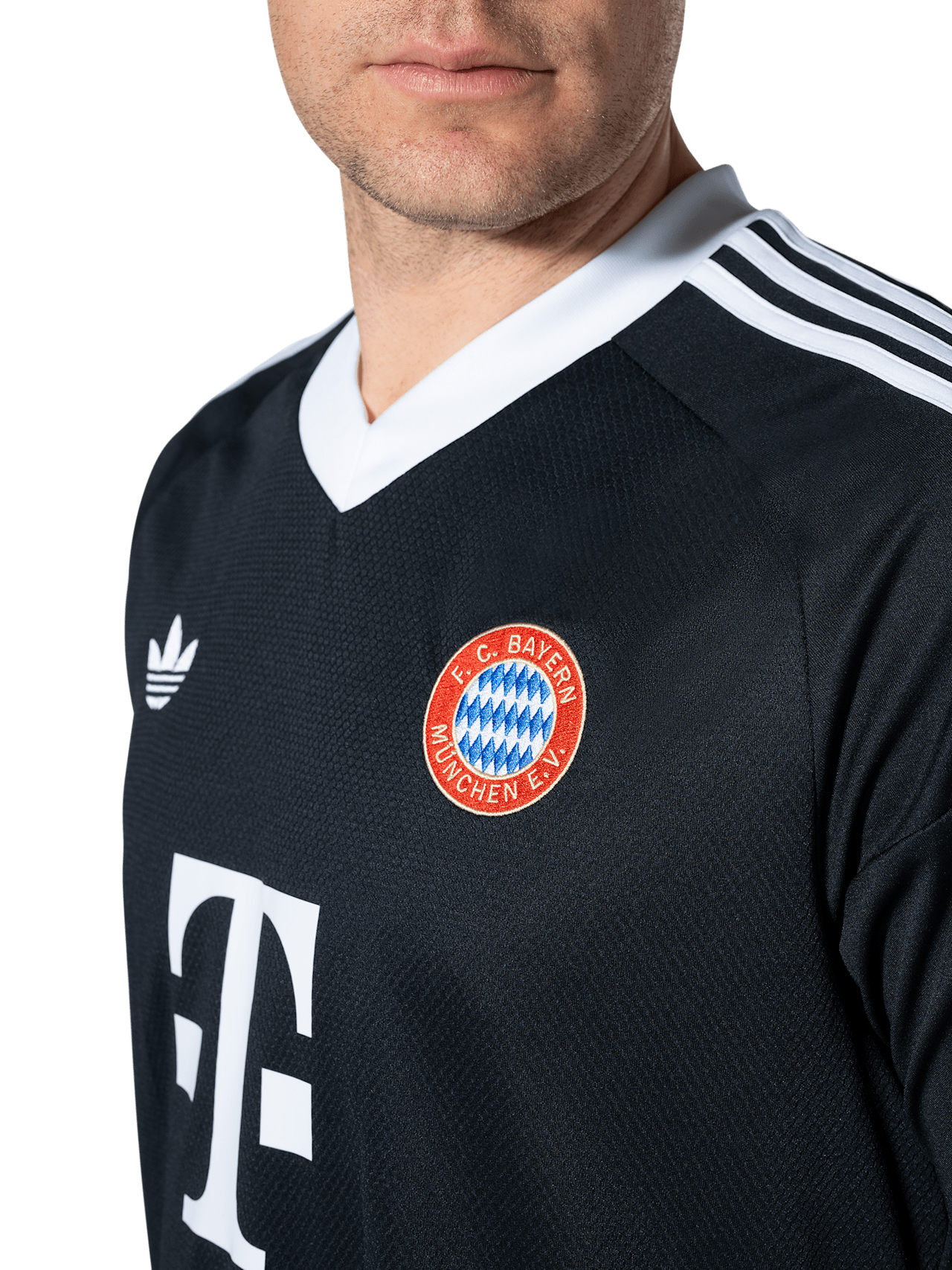 Goalkeeper jersey UCL 24-25 detail 3